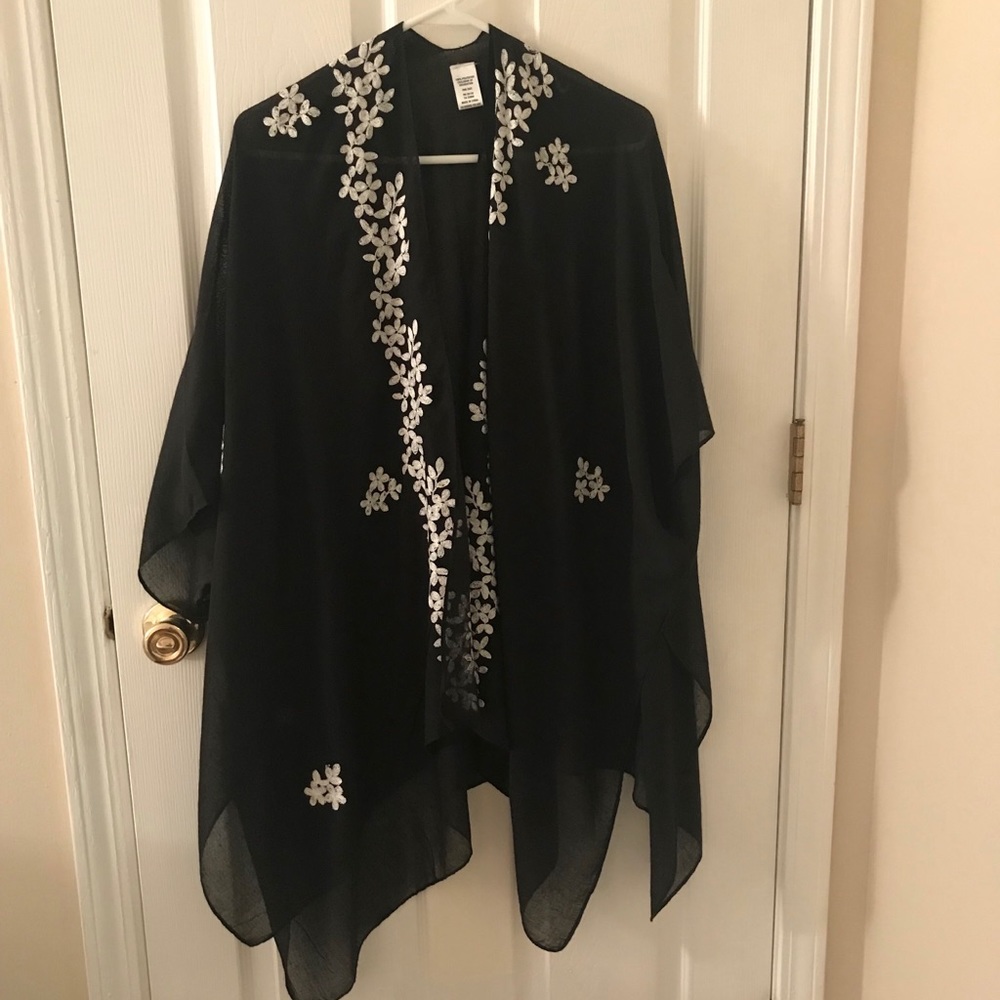 Black and white kimono cardigan